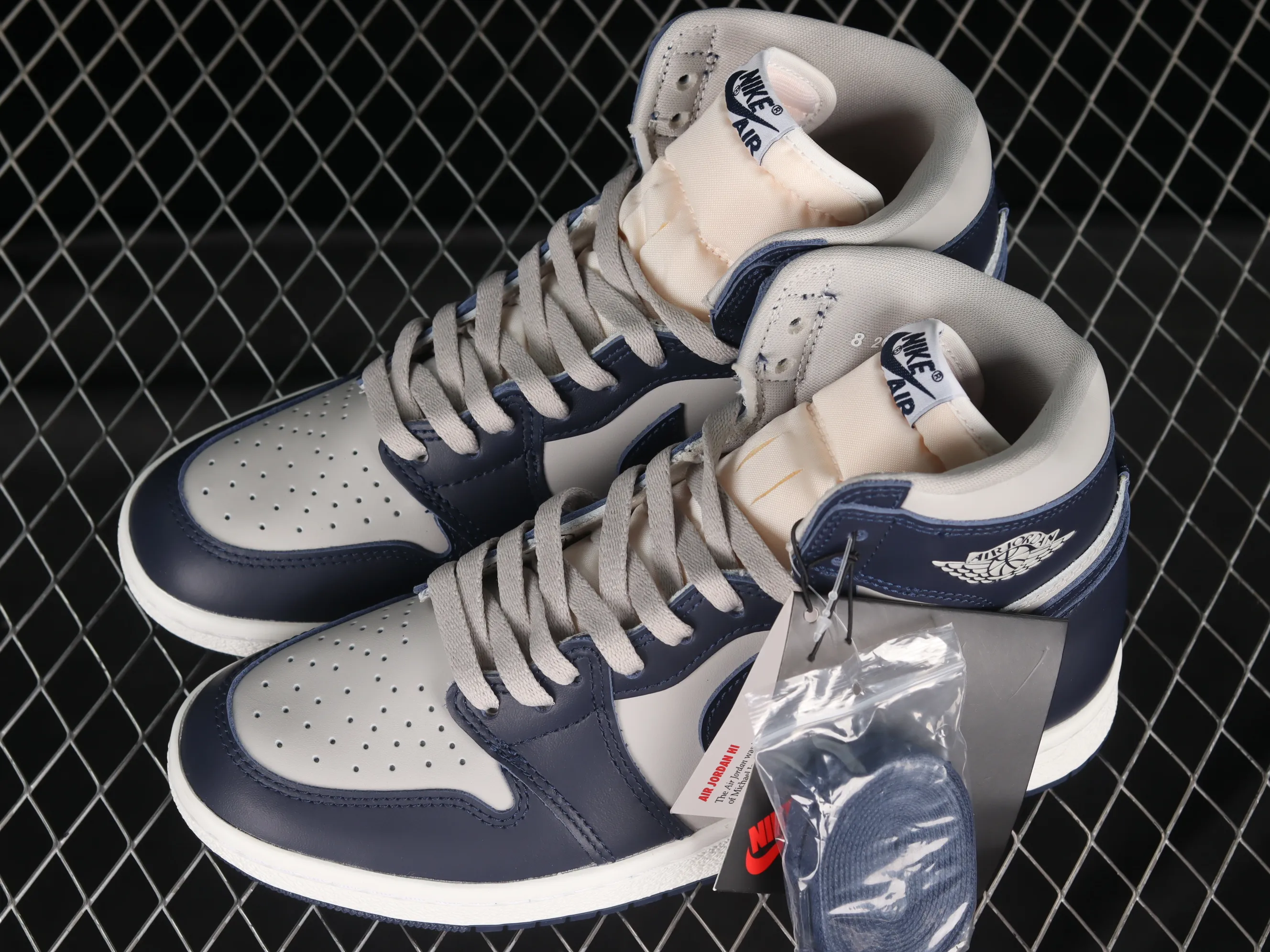 All categories Air Jordan Jordan series basketball shoes Air Jordan 1 High LJR version Air Jordan 1 High "Georgetown" AJ1 Joe 1 Georgetown high-top basketball shoes BQ4422-400